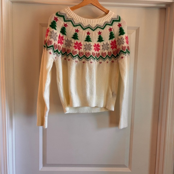 32 Degrees Sweaters - 32 Degrees Cream Sweater with Festive Patterns